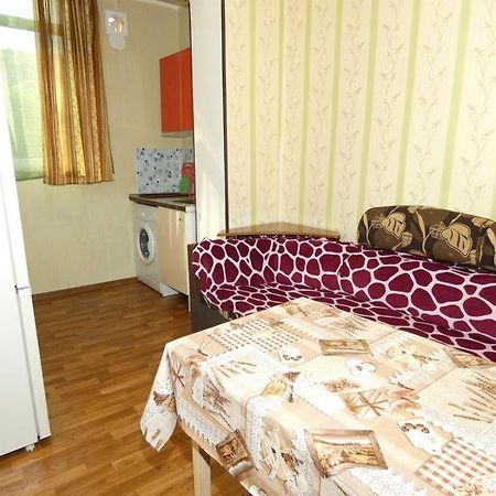 Квартира В Пицунде На Агрба 19 К1 Apartment ปิซุนดา ภายนอก รูปภาพ